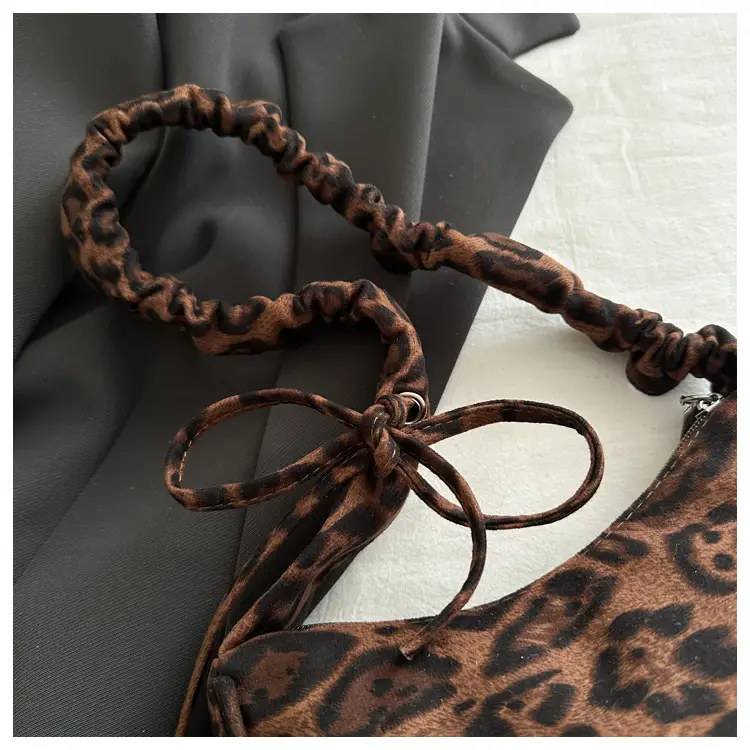 Leopard Print Shoulder Bag Brown 2024 Autumn Winter — feature 7