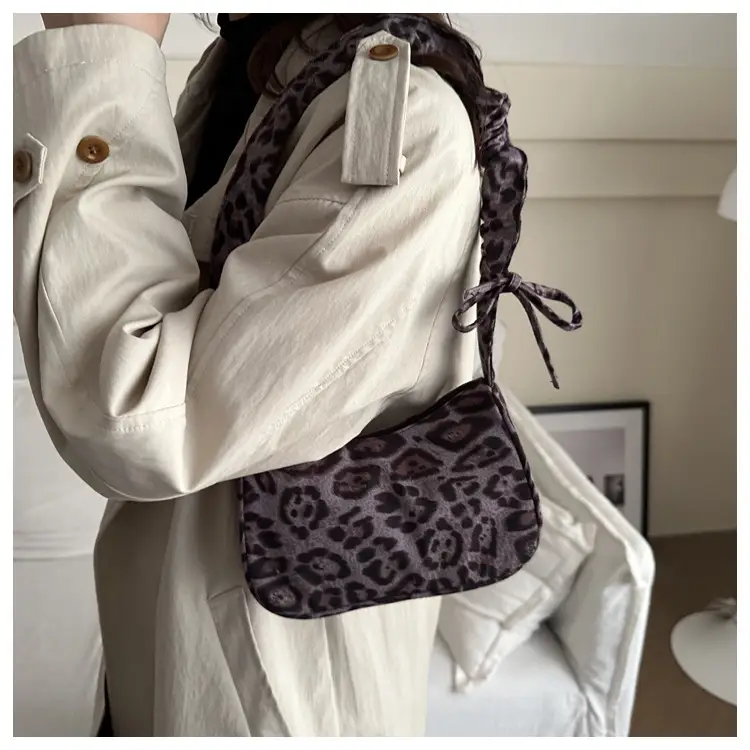 Leopard Print Shoulder Bag Brown 2024 Autumn Winter — feature 9