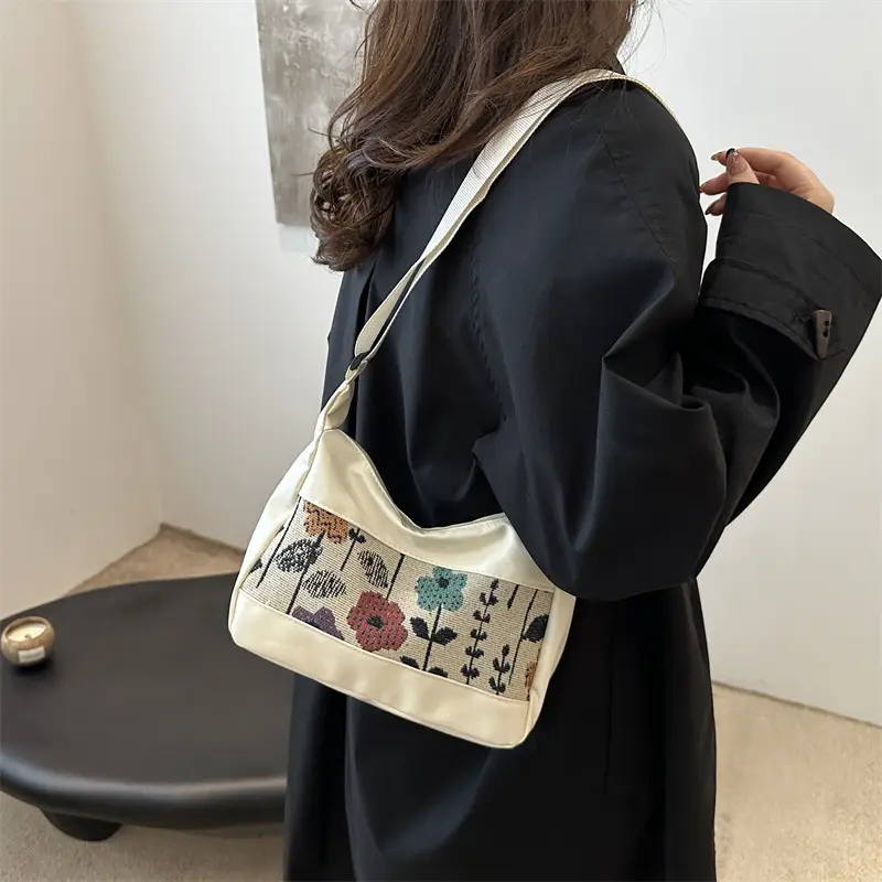 Western-style PU Stitching Canvas Shoulder Bag with Floral Print - Image 7