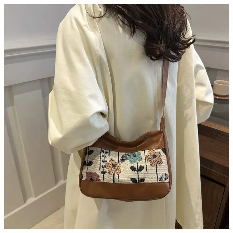Western-style PU Stitching Canvas Shoulder Bag with Floral Print — feature 17