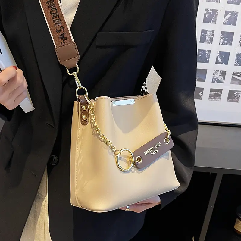 Women's Brown Leather Shoulder Crossbody Bag with Gold Chain - Image 7