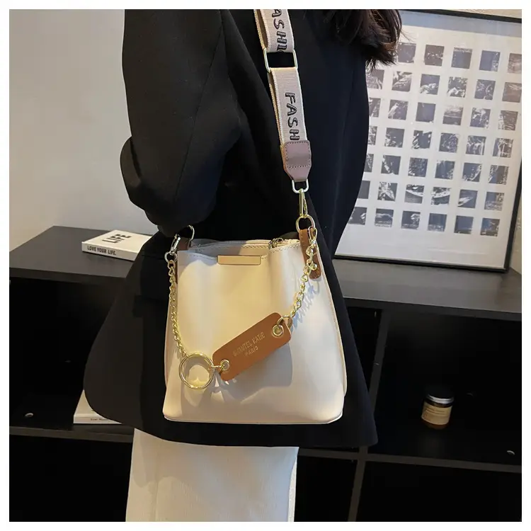 Women's Brown Leather Shoulder Crossbody Bag with Gold Chain — feature 16