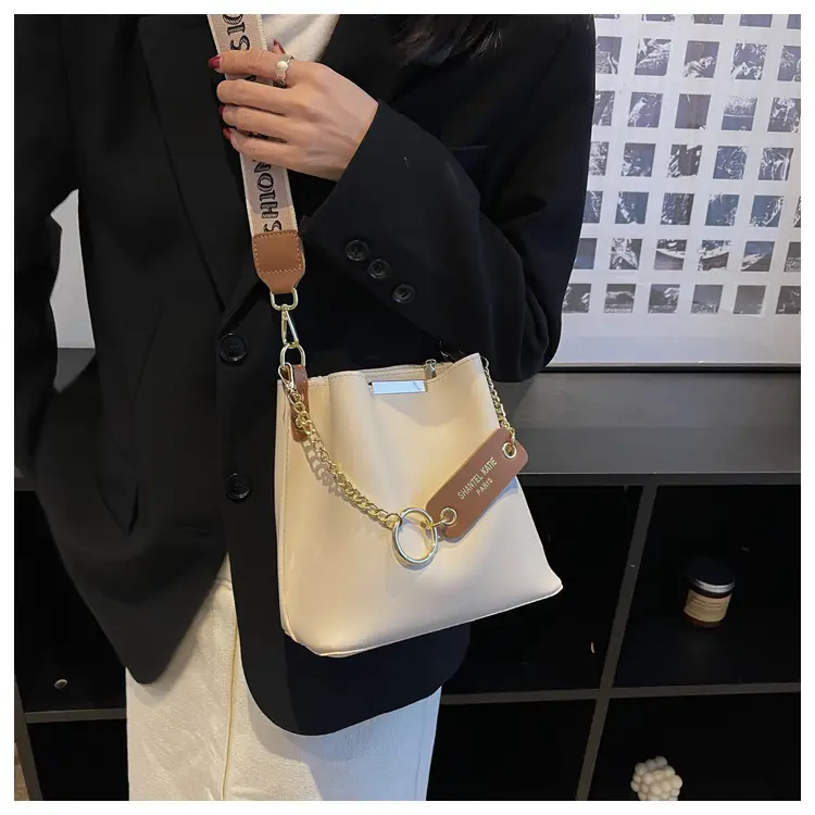 Women's Brown Leather Shoulder Crossbody Bag with Gold Chain — feature 18