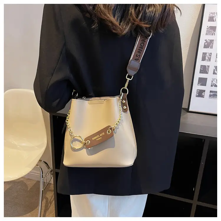 Women's Brown Leather Shoulder Crossbody Bag with Gold Chain — feature 21