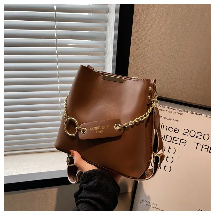 Women's Brown Leather Shoulder Crossbody Bag with Gold Chain — feature 27