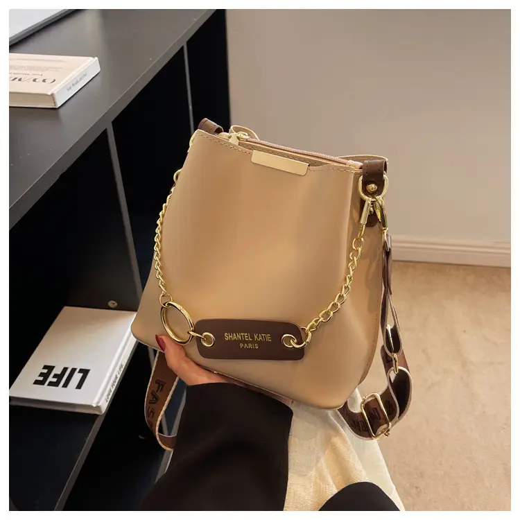 Women's Brown Leather Shoulder Crossbody Bag with Gold Chain — feature 32