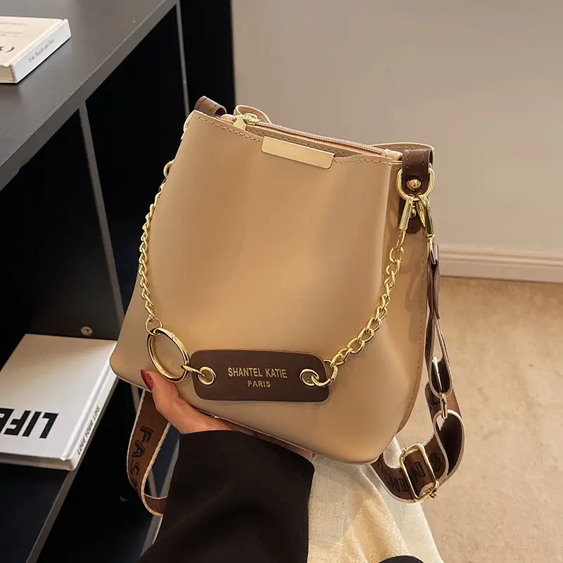 Women's Brown Leather Shoulder Crossbody Bag with Gold Chain - Image 4