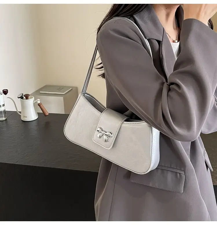 Black High-end Crossbody Bag for Women 2024 — feature 11