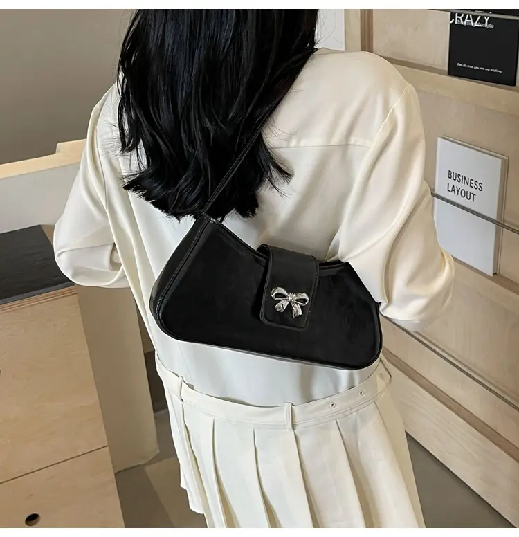 Black High-end Crossbody Bag for Women 2024 — feature 14