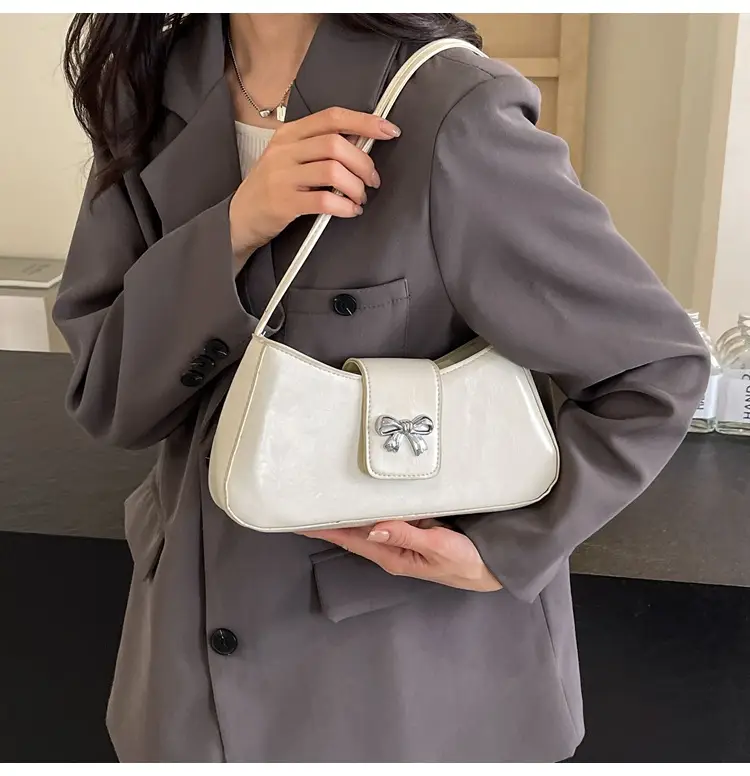 Black High-end Crossbody Bag for Women 2024 — feature 18