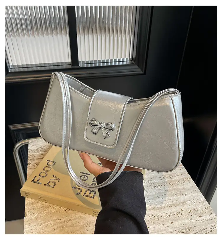 Black High-end Crossbody Bag for Women 2024 — feature 2