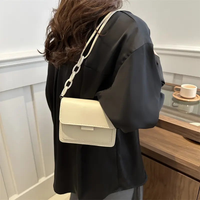 Green Crossbody Phone Bag for Women - Image 9