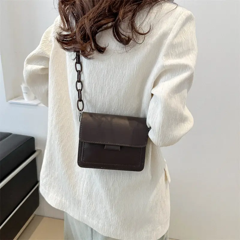 Green Crossbody Phone Bag for Women - Image 10