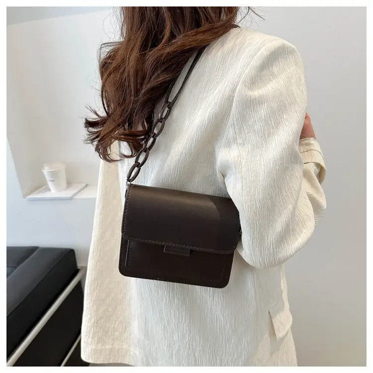 Green Crossbody Phone Bag for Women — feature 15