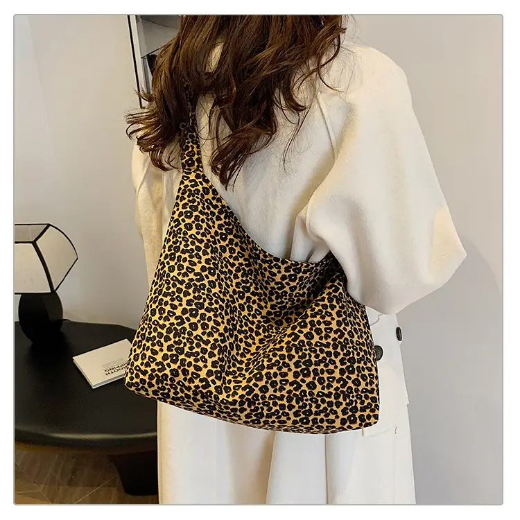 Leopard Print Women's Large Capacity Shoulder Bag 2026 — feature 13