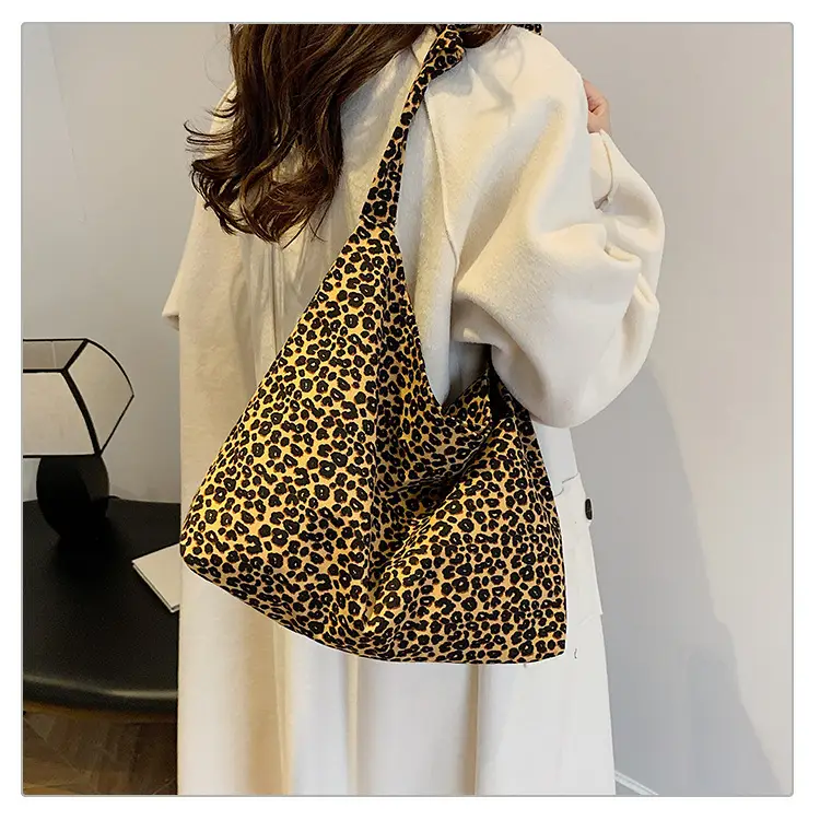 Leopard Print Women's Large Capacity Shoulder Bag 2026 — feature 16