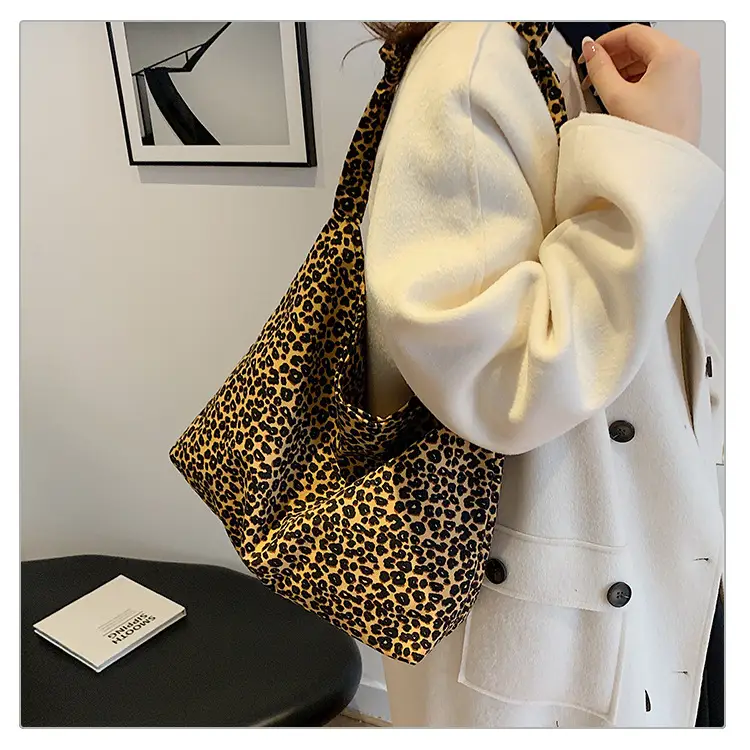 Leopard Print Women's Large Capacity Shoulder Bag 2026 — feature 17