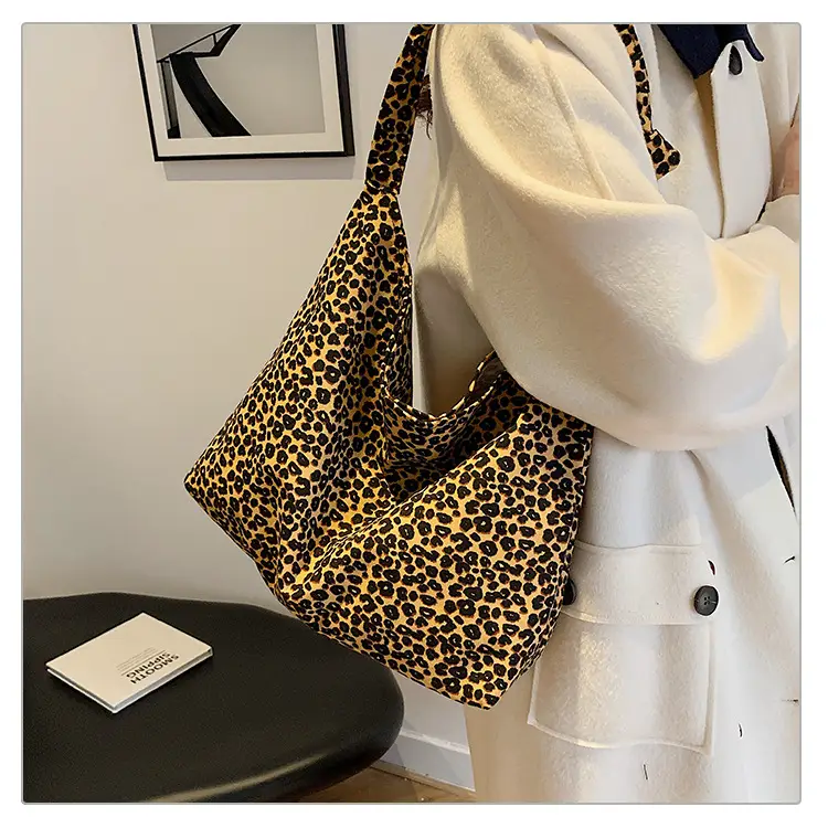 Leopard Print Women's Large Capacity Shoulder Bag 2026 — feature 18