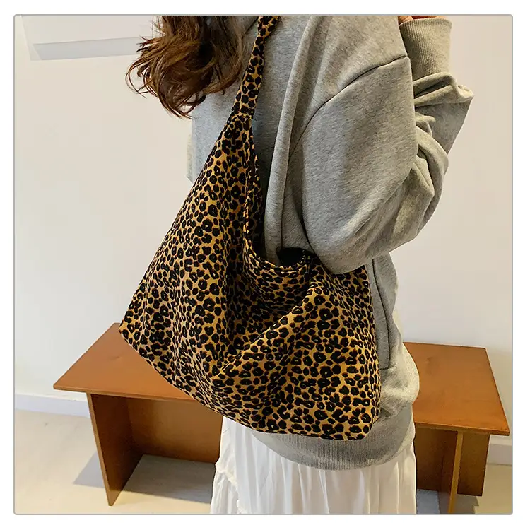 Leopard Print Women's Large Capacity Shoulder Bag 2026 — feature 20