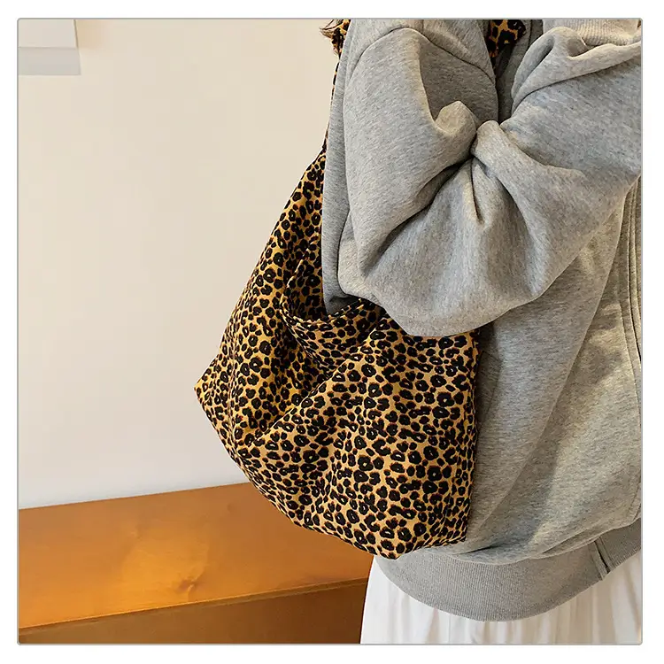 Leopard Print Women's Large Capacity Shoulder Bag 2026 — feature 21