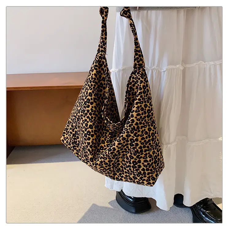 Leopard Print Women's Large Capacity Shoulder Bag 2026 — feature 22