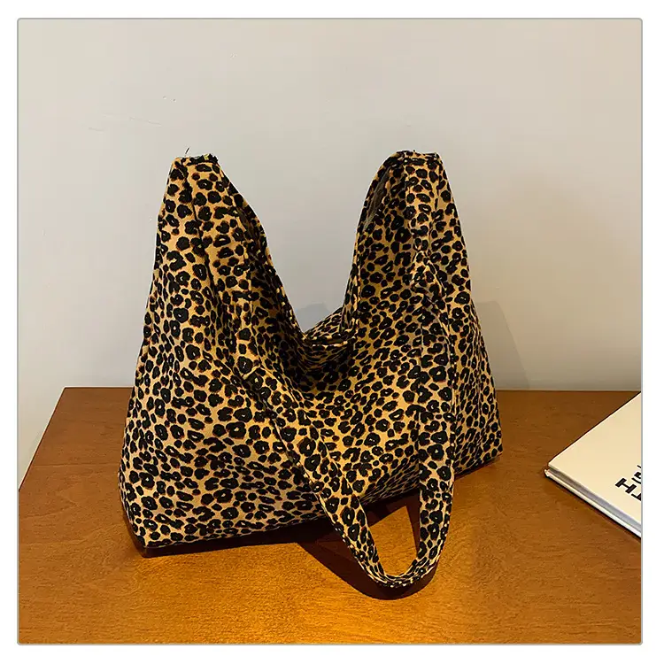 Leopard Print Women's Large Capacity Shoulder Bag 2026 — feature 24