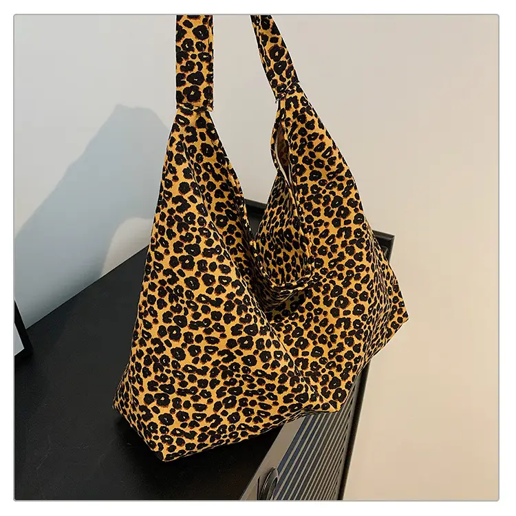 Leopard Print Women's Large Capacity Shoulder Bag 2026 — feature 29