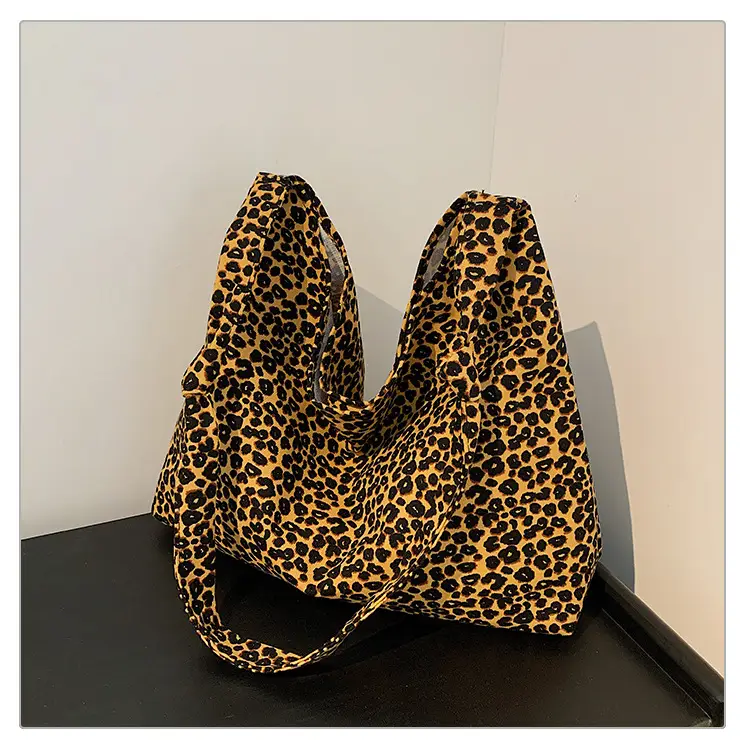 Leopard Print Women's Large Capacity Shoulder Bag 2026 — feature 30