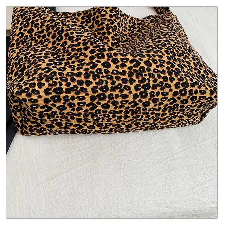 Leopard Print Women's Large Capacity Shoulder Bag 2026 — feature 31