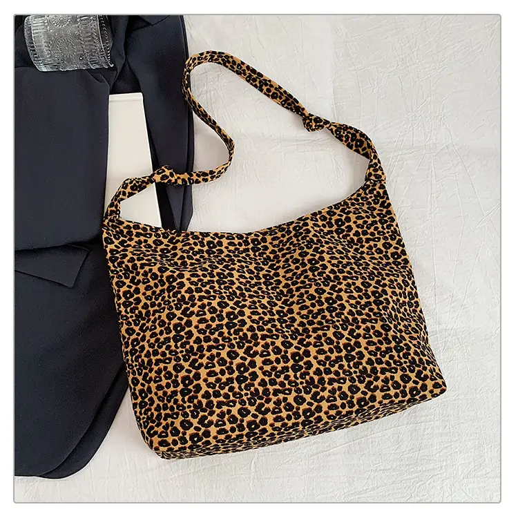 Leopard Print Women's Large Capacity Shoulder Bag 2026 — feature 32