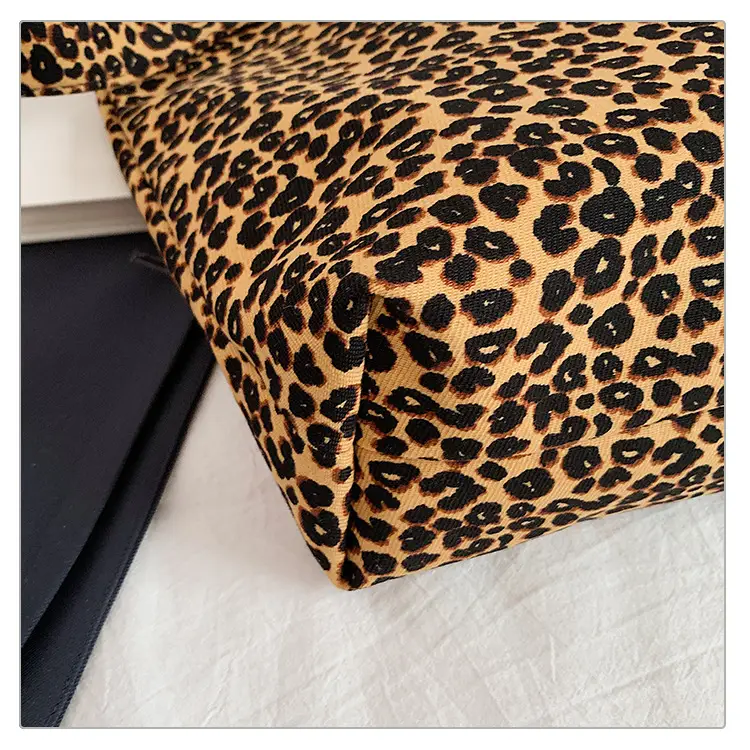 Leopard Print Women's Large Capacity Shoulder Bag 2026 — feature 34