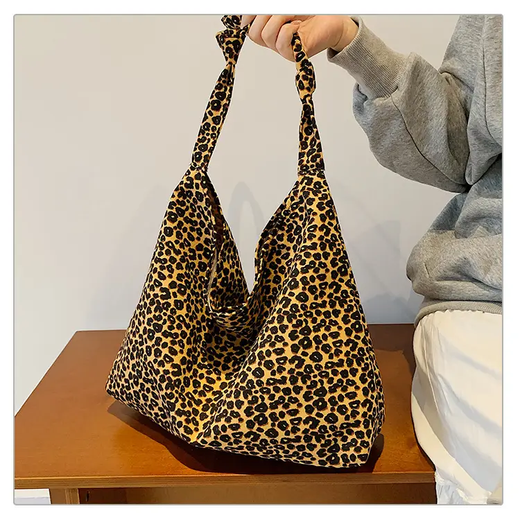 Leopard Print Women's Large Capacity Shoulder Bag 2026 — feature 39
