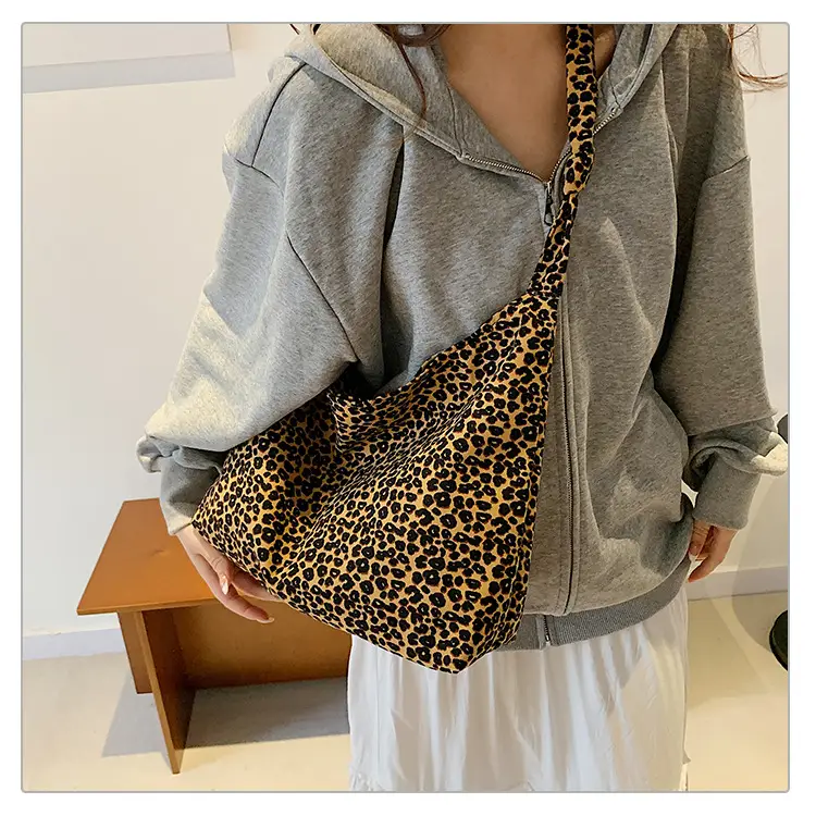 Leopard Print Women's Large Capacity Shoulder Bag 2026 — feature 40