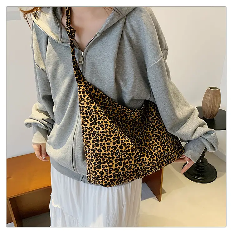 Leopard Print Women's Large Capacity Shoulder Bag 2026 — feature 41