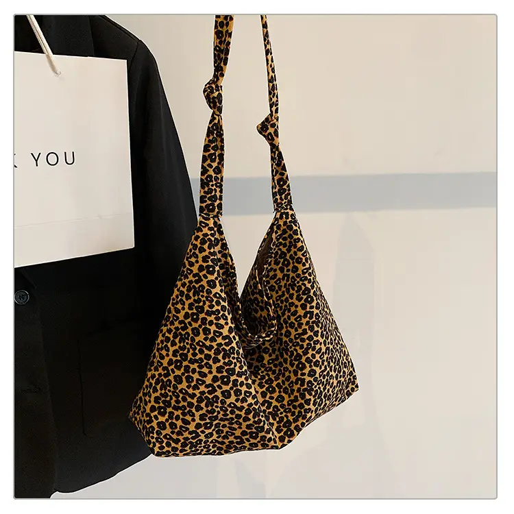 Leopard Print Women's Large Capacity Shoulder Bag 2026 — feature 46