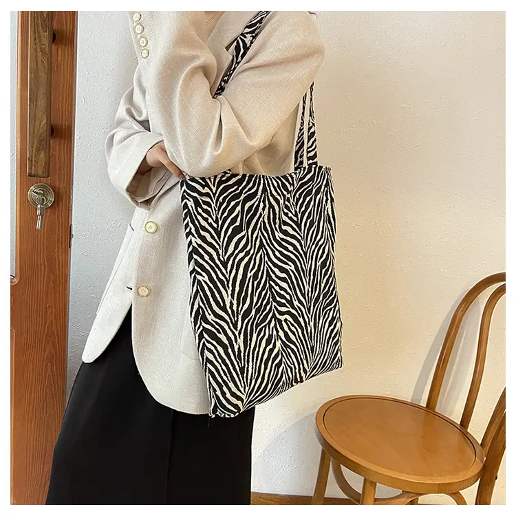Leopard Print Women Large Tote Bag 2024 — feature 10