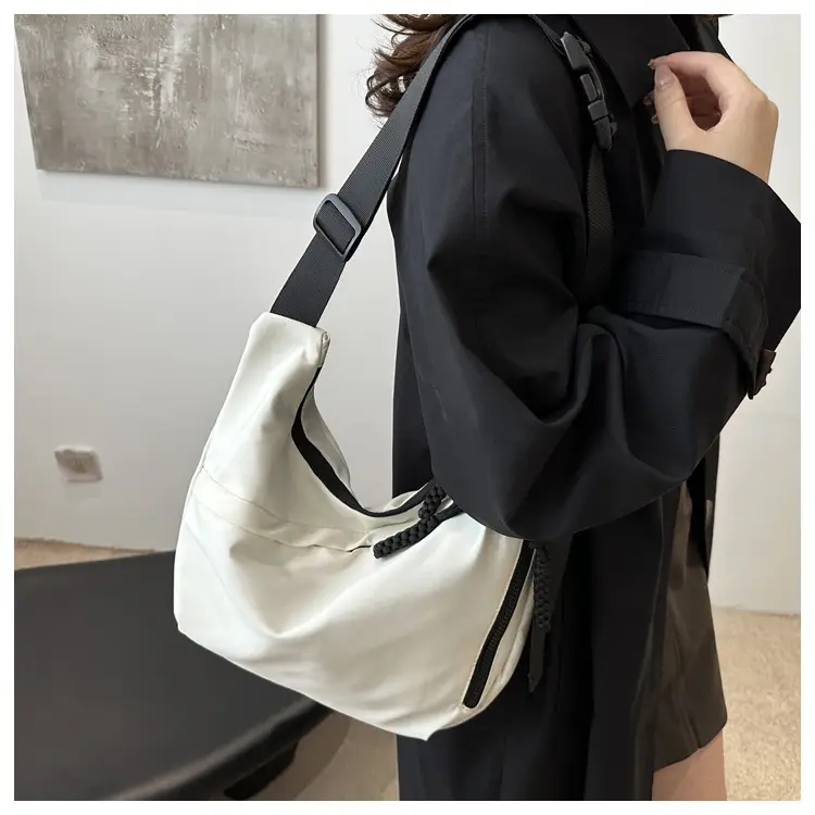 Fashionable Shoulder Crossbody Bag Women 2024 Winter New — feature 9