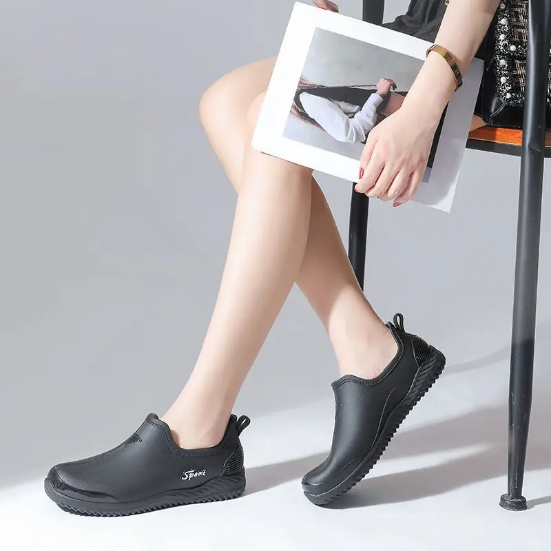Rain boots women's fashion net red low side fleece-lined warm short tube wholesale non-slip waterproof shoes shallow mouth warm feet rubber shoes generation