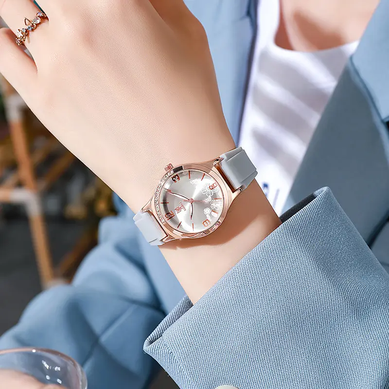 Women's Green Silicone Watch with Rose Gold Dial - Image 3