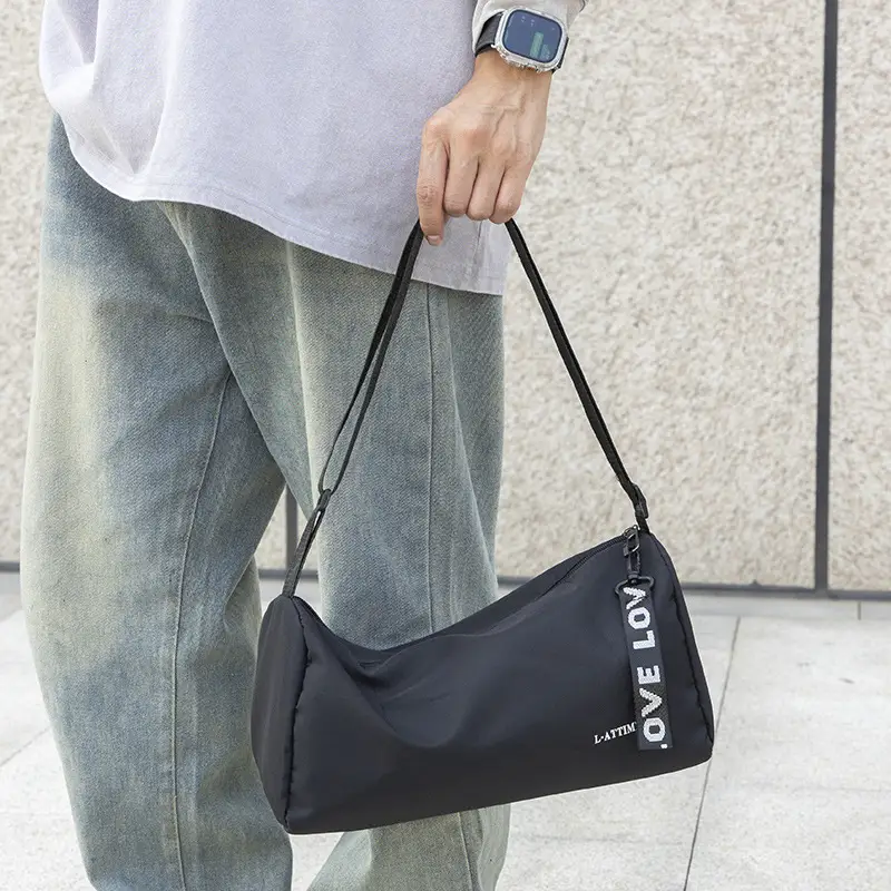 Large Capacity Water-Repellent Men Women Travel Bag - Image 5