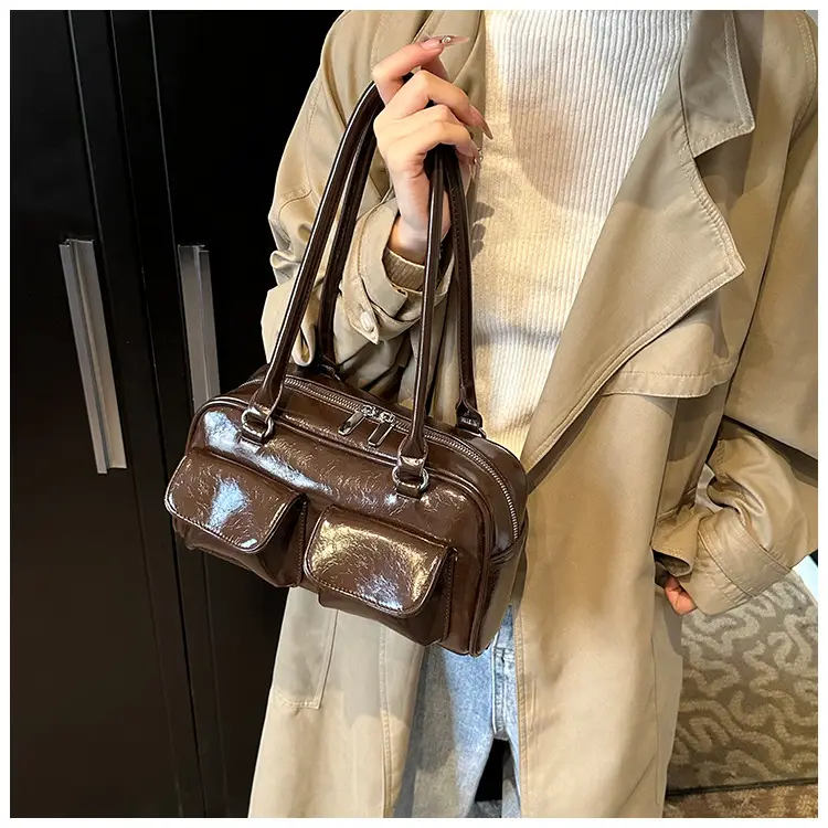 Women's White Square Shoulder Bag 2024 Trend — feature 9