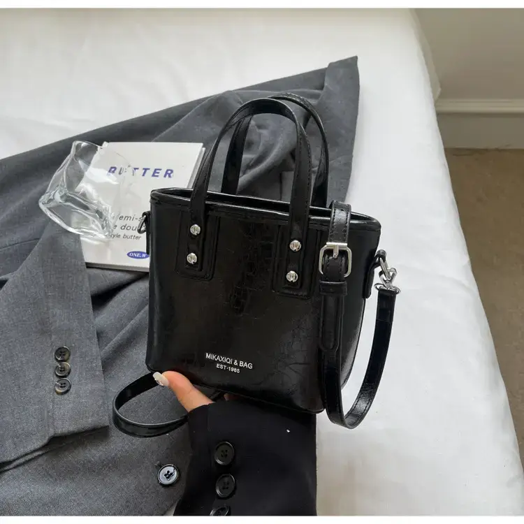 Women's High-End Bell Bag Cream 2024 — feature 21