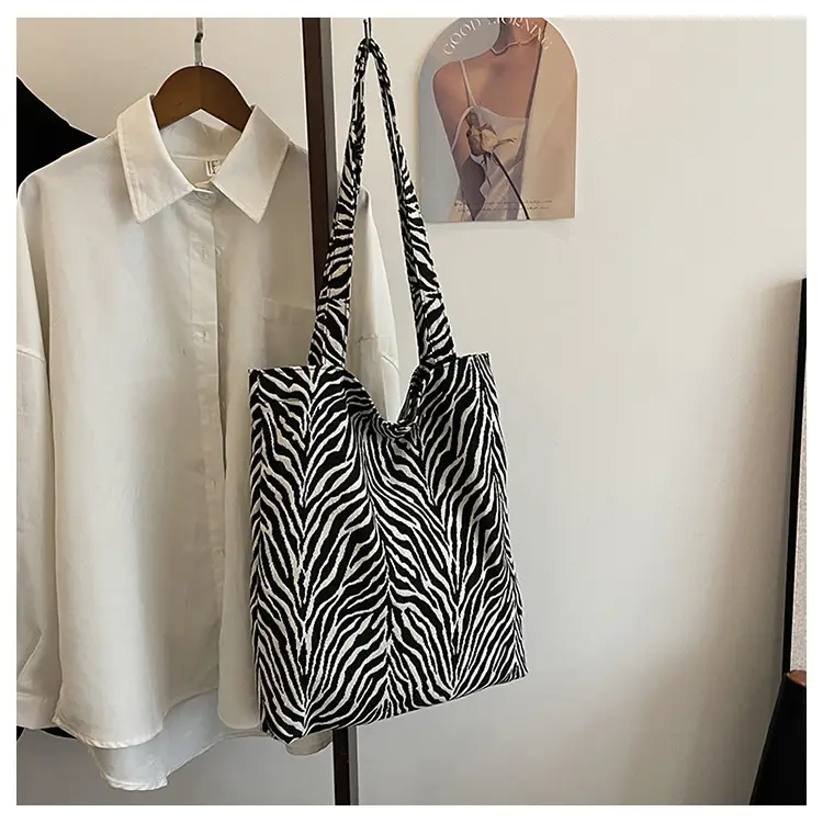Women's Leopard Print Canvas Shoulder Bag 2024 — feature 26