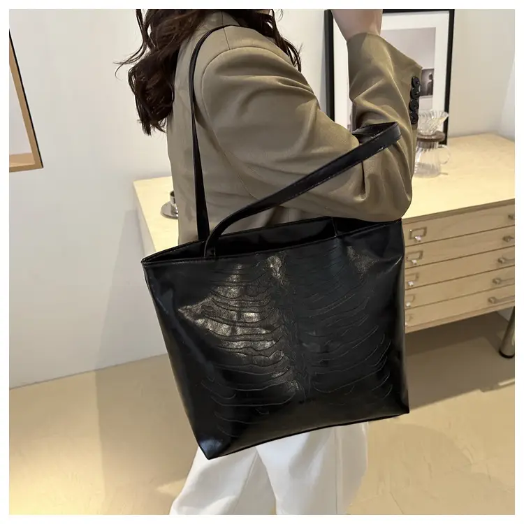 Women's Retro Croc Pattern Tote Bag Tan 2024 — feature 10