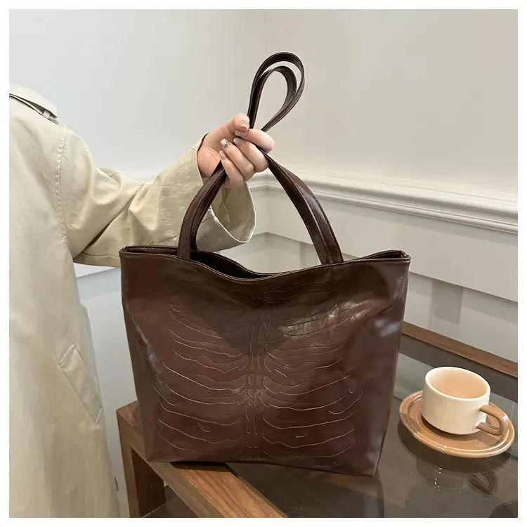 Women's Retro Croc Pattern Tote Bag Tan 2024 — feature 12