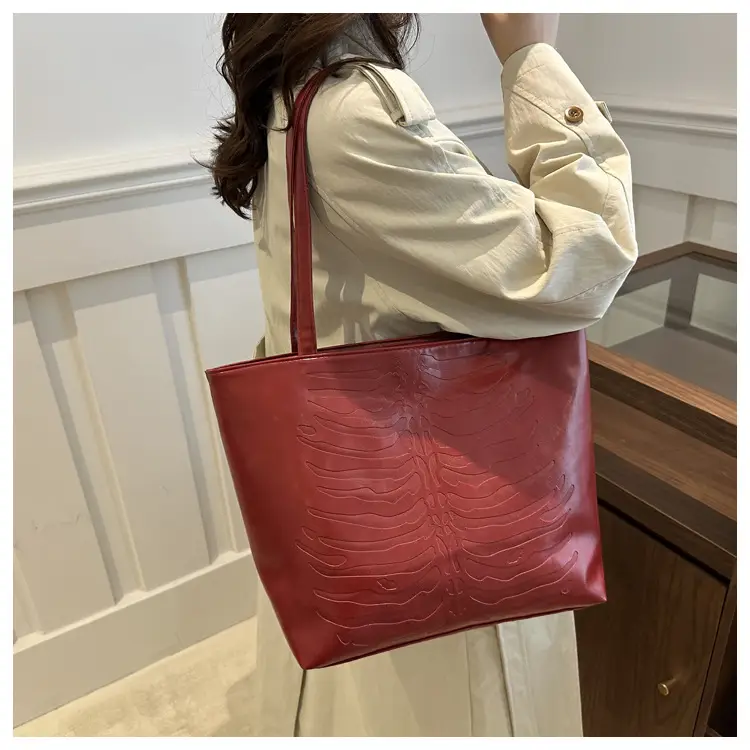 Women's Retro Croc Pattern Tote Bag Tan 2024 — feature 18