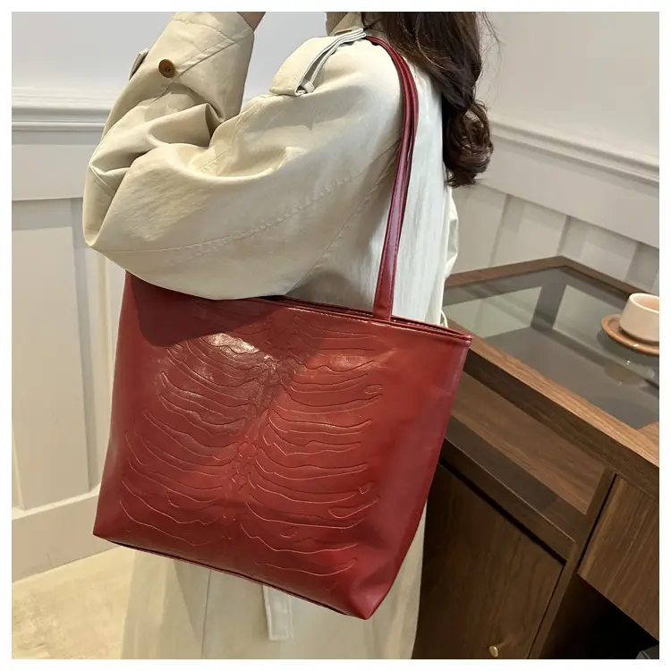 Women's Retro Croc Pattern Tote Bag Tan 2024 — feature 19