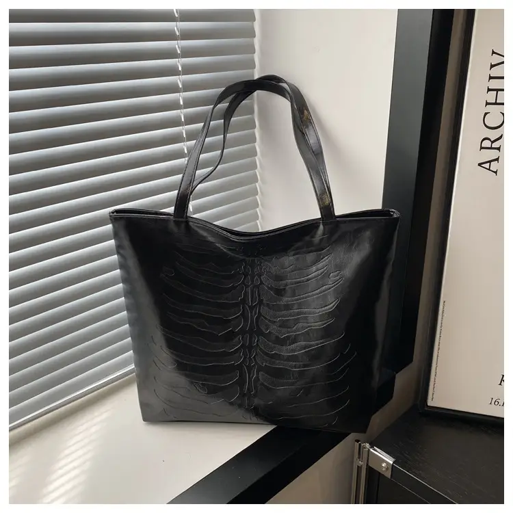 Women's Retro Croc Pattern Tote Bag Tan 2024 — feature 29