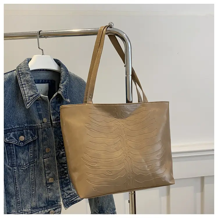 Women's Retro Croc Pattern Tote Bag Tan 2024 — feature 34