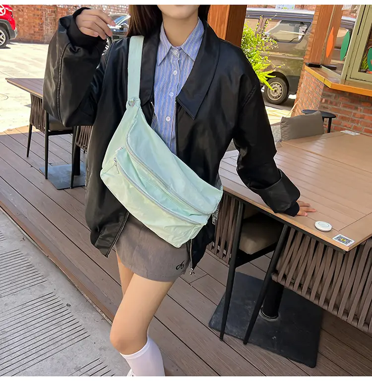 Cycling Shoulder Bag Men Light Blue Large Capacity — feature 9